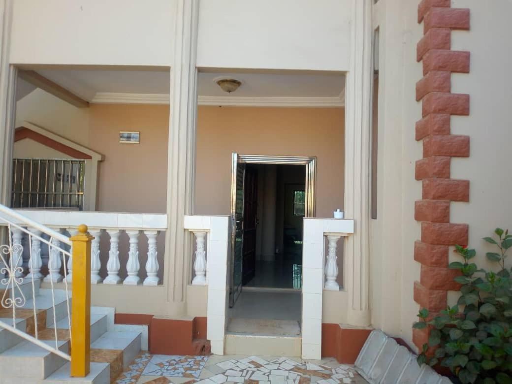 Ma Grand Guest House Banjul Exterior foto